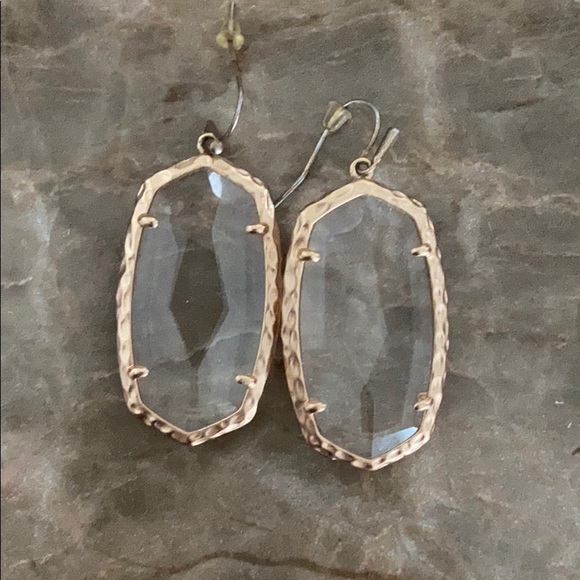 Kendra Scott Accessories - Kendra Scott earnings